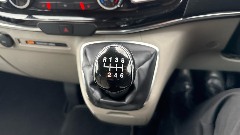 Ford Tourneo Custom Transit Custom Tourneo L2 Diesel Fwd 2.0 EcoBlue 150ps Low Roof 8 Seater Titanium